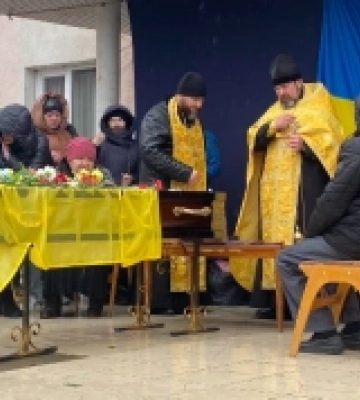 У Роздільній провели в останню путь загиблого захисника Анатолія Міхова