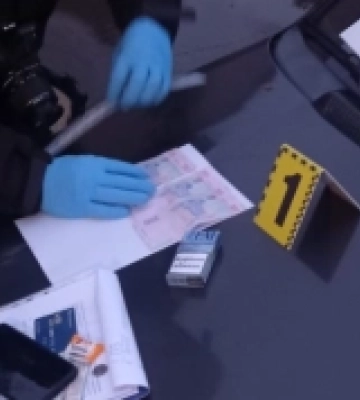 Неповнолітня жителька Одещини розповсюждувала наркотики