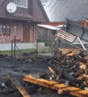 Хустські вогнеборці врятували від вогню два житлові будинки