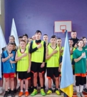 «Пліч-о-пліч» на Первомайщині: шкільні змагання з баскетболу набирають шалених обертів