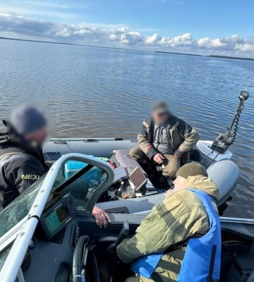 З водосховища на Полтавщині дістали пів кілометра сіток з рибою