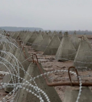 Військові зводять оборонні фортифікації на Чернігівщині