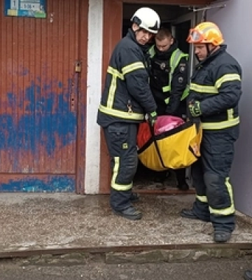 У Луцьку в зачиненій квартирі виявили 86-річну жінку з ознаками інсульту 