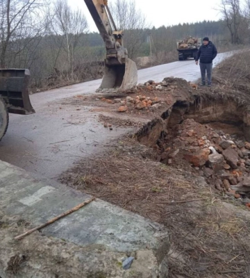 На Шосткинщині прорвало дамбу