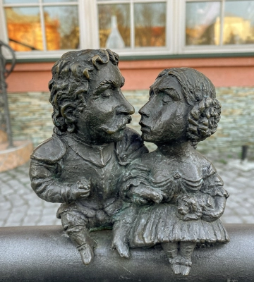 В Ужгороді створили туристичний маршрут по мініскульптурках