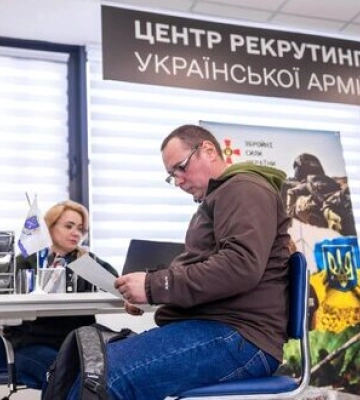 У Дніпрі запрацював центр рекрутингу для ЗСУ, - Міноборони. ФОТОрепортаж
