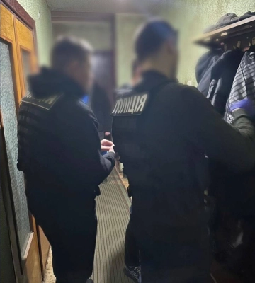 Стан важкий: на Волині 45-річного чоловіка ножем поранили у груди