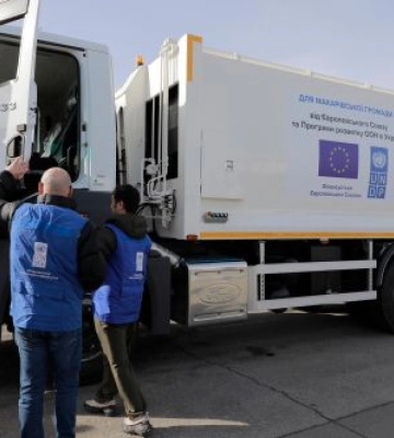 В Україну прибула партія сміттєвозів на базі Ford Trucks (Фото)