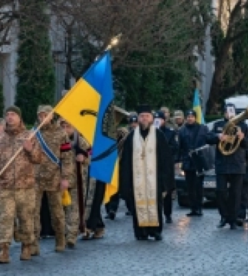 В Ужгороді попрощалися із загиблим воїном – головним сержантом Сергієм Шпонтаком