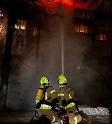 У Києві в Шевченківському районі горить багатоповерхівка