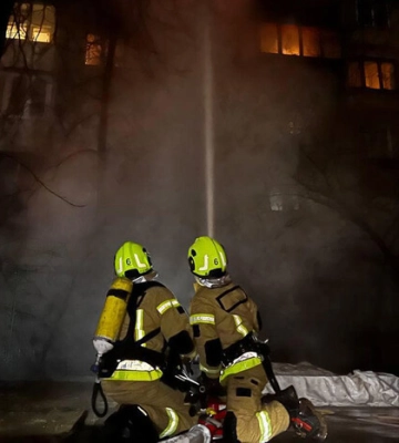 У Києві в Шевченківському районі горить багатоповерхівка