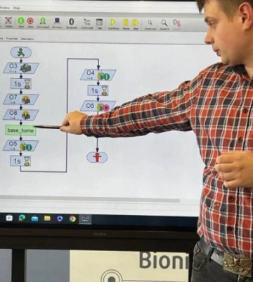 У Дніпрі, аби заохотити молодих педагогів до роботи у міських школах, виплачують муніципальну надбавку