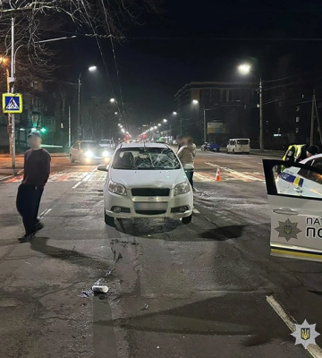 У Хмельницькому легковик під кермуванням молодика збив 29-річну жінку на пішохідному переході