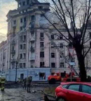 Появились фото последствий ракетного удара России по Киеву. Ранены 12 человек, последствия