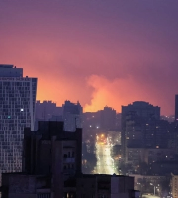 31 ракета РФ по Києву: влада каже про щонайменше 13 поранених (фотосвідчення)