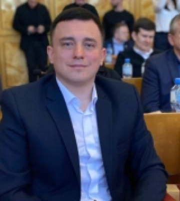 У Закарпатській обласній раді представили нового депутата