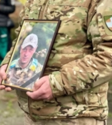 У Нововолинський громаді провели в останню путь загиблого героя Валентина Короля
