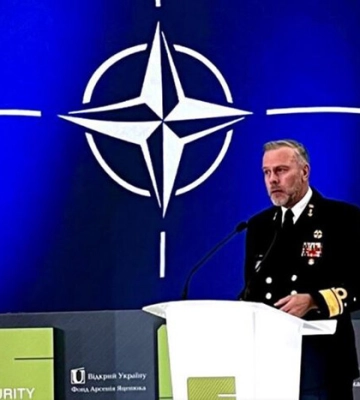 До Києва прибув голова Військового комітету НАТО Роб Бауер