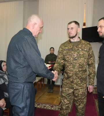 Батькам загиблих нацгвардійців з Рівненщини вручили ордени
