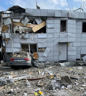 Внаслідок ракетної атаки на Київ постраждали два підприємства критичної інфраструктури