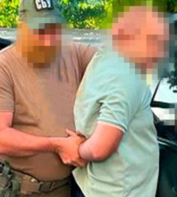 На лаву підсудних відправили чернівецького експоліцейського за вимагання 40 000 євро хабаря
