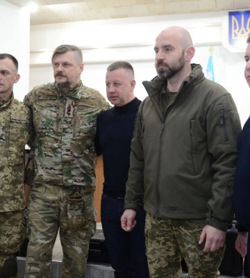 У присутності депутатів Рівне передало солдатам дрони