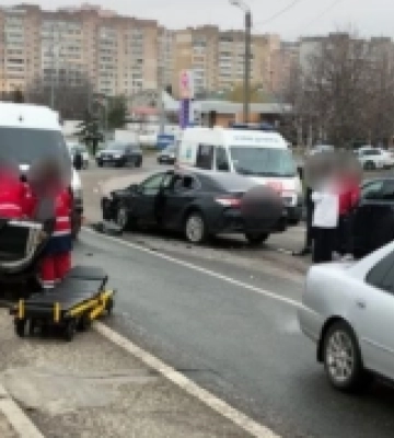 Одеса: у потрійному ДТП на Люстдорфській дорозі постраждали люди