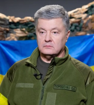 Порошенко програв суд у справі про заборону на виїзд за кордон
