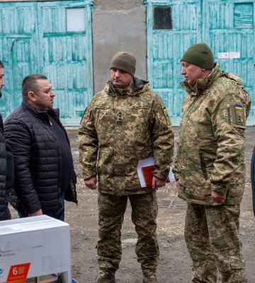 Очільник області Володимир Важинський передав захисникам Тернопільщини устаткування, необхідне для боротьби з «шахедами»