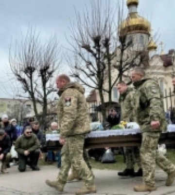 У Нововолинську попрощалися із загиблим військовим Максимом Біюковим
