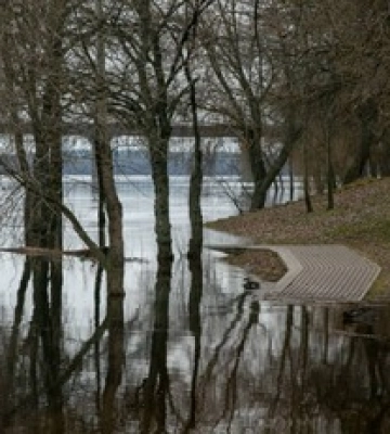 Уровень воды вырос на полметра: Киев накрывает большая вода, синоптики дали предупреждение