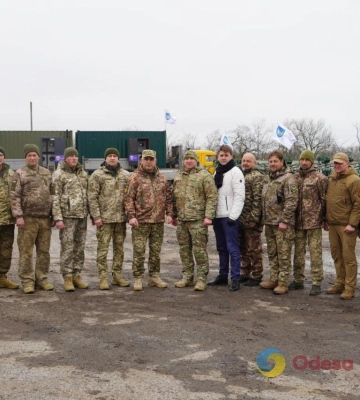 Одеські волонтери ГО “Вільні та Вірні” передали українським захисникам багі, пікапи та лазні