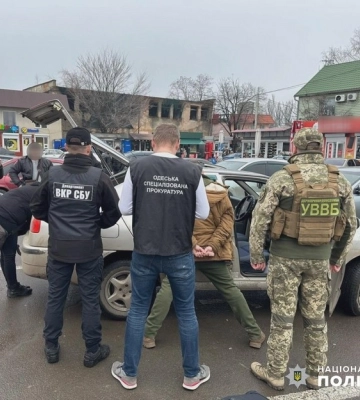 Житель Одещини пропонував прикордоннику 2000 доларів за безперешкодний перетин держкордону