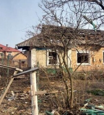 Росіяни вдарили по Новогродівці на Донеччині: Щонайменше 1 особа загинула, двоє дістали поранення. ФОТО