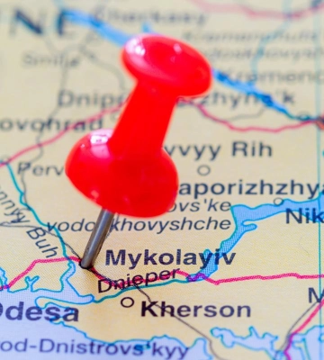 Ракетний удар РФ по Миколаєву: є загибла, чотири людини постраждали