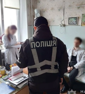 На Запоріжжі поліція викрила посадовців МСЕК, які допомагали отримати фіктивну групу інвалідності - вилучено 1,2 млн дол. ФОТОрепортаж