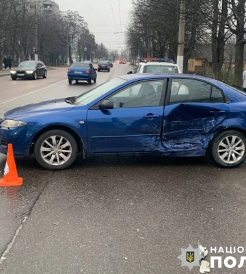 У Житомирі внаслідок зіткнення двох легковиків постраждала маленька дитина (ФОТО)