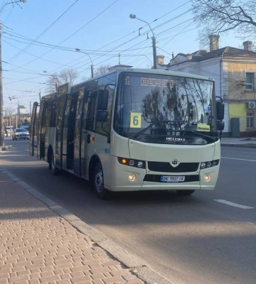 Нові автобуси поїхали на Ювілейний