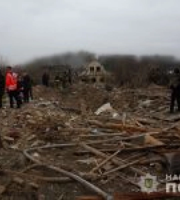 Внаслідок ворожої атаки по Запоріжжю дві людини вважаються зниклими, серед них — дитина
