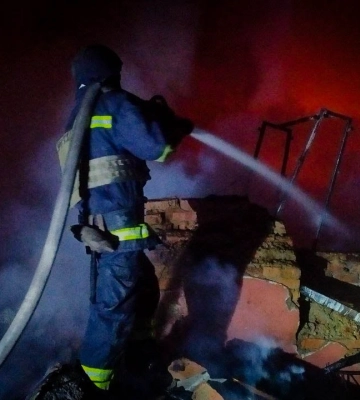 На Шосткинщині рятувальники ліквідували наслідки ворожого обстрілу