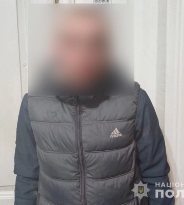 На Тростянеччині правоохоронці затримали юнака за вчинення грабежу