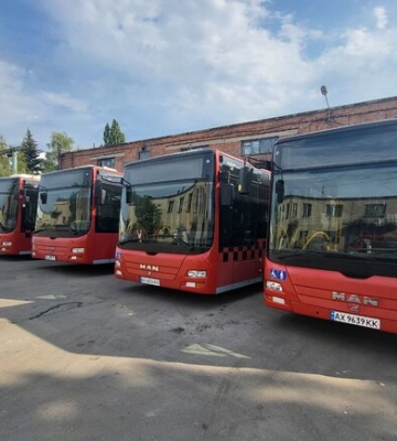 Метро в Харкові працює тільки як укриття, на маршрути вийшли автобуси