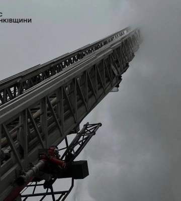 Удар рф по Франковщине: двое пострадавших, ликвидирован пожар на объекте критической инфраструктуры