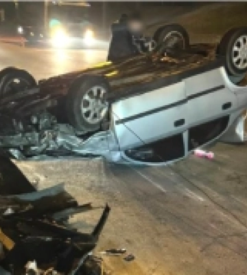 Авто перекинулося на дах: в аварії у Рівному травмувалися четверо людей