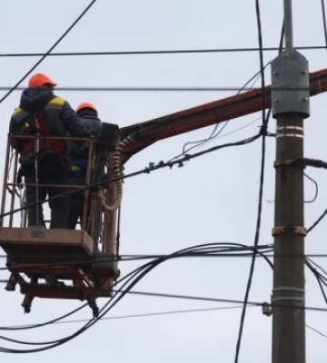 Російська атака на Сумщину: енергетики вже повернули світло у 342 населені пункти