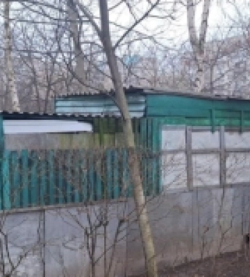 На Молоді демонтували альтанку, де розпивали алкоголь і ходили в туалет