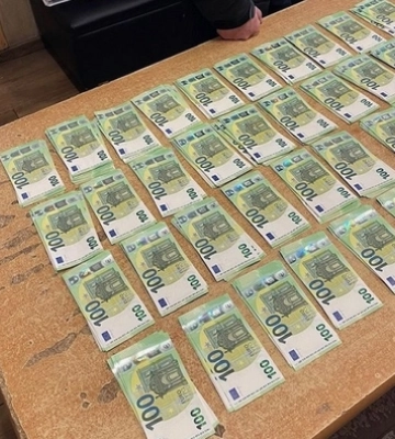 Через Волинську митницю поляк перевозив 40 тисяч євро