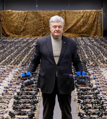 Порошенко требовал, чтобы пограничники компенсировали ему стоимость авиабилетов в США, но проиграл суд