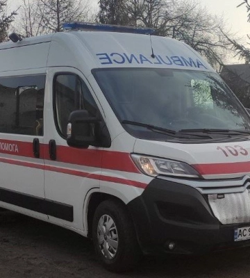 Діти викликали швидку: 48-річна волинянка народила вдома восьму дитину