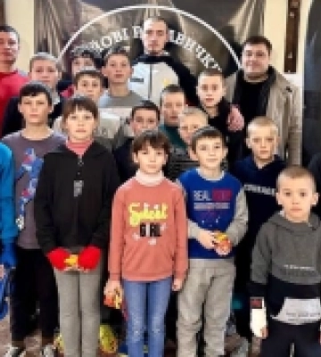 У селі Білгород-Дністровського району відкрили боксерський клуб для 30 дітей